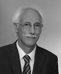 su director Dr. Franz Hölzl